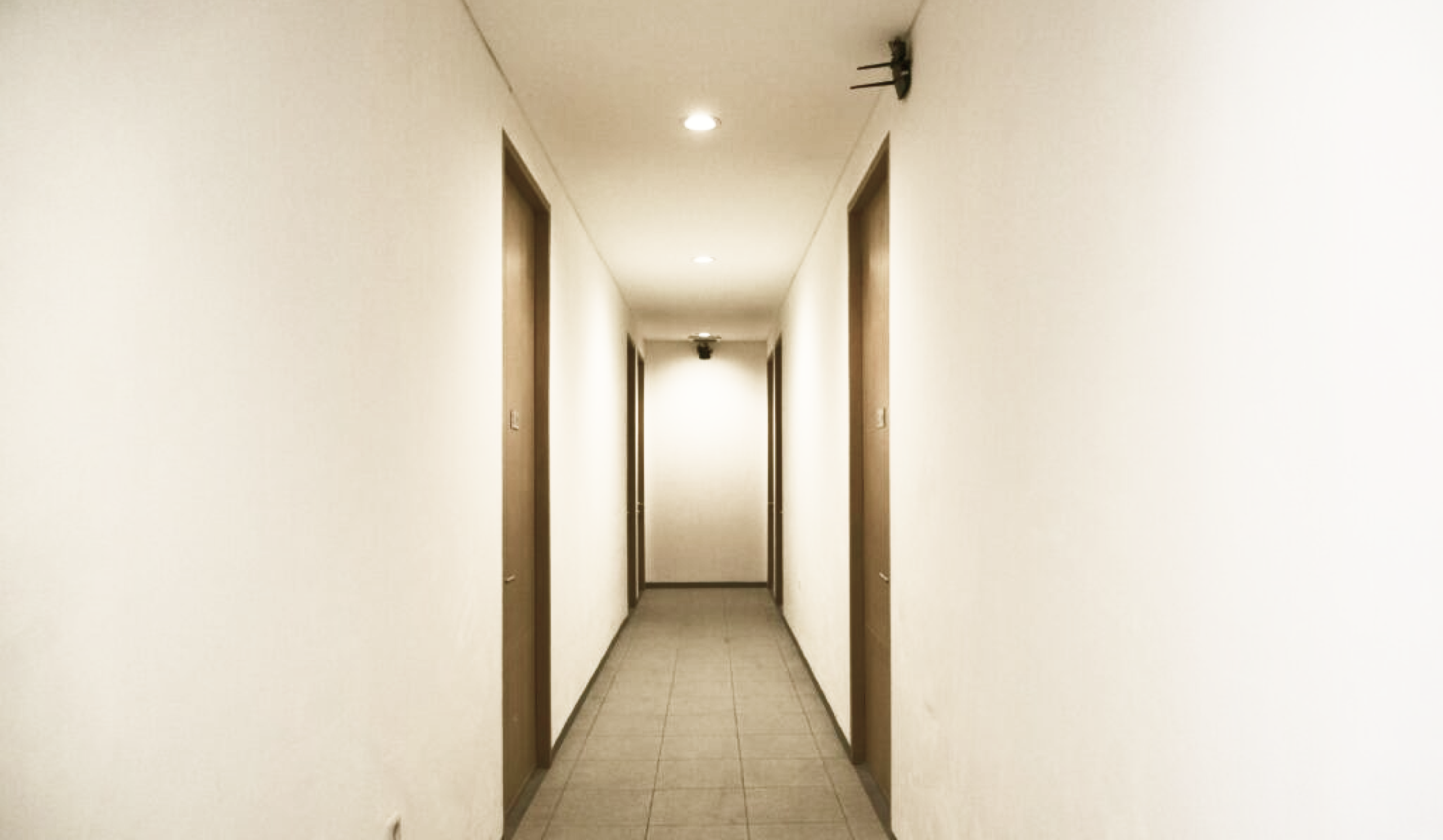 me rooms ubud hallway
